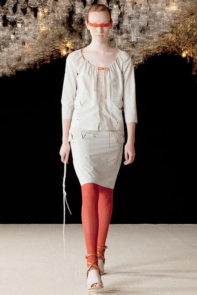 Look 10